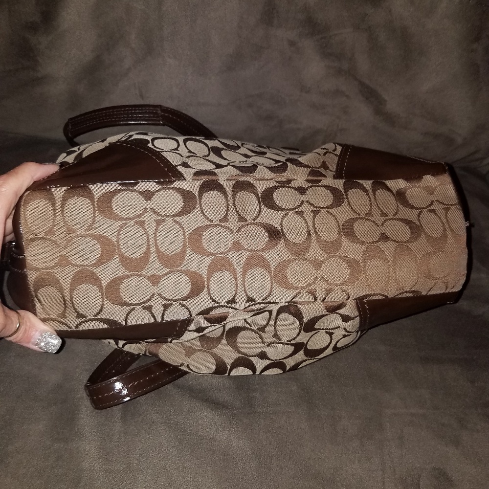 Coach Soho signature/Tote Bag - Picture 3 of 5